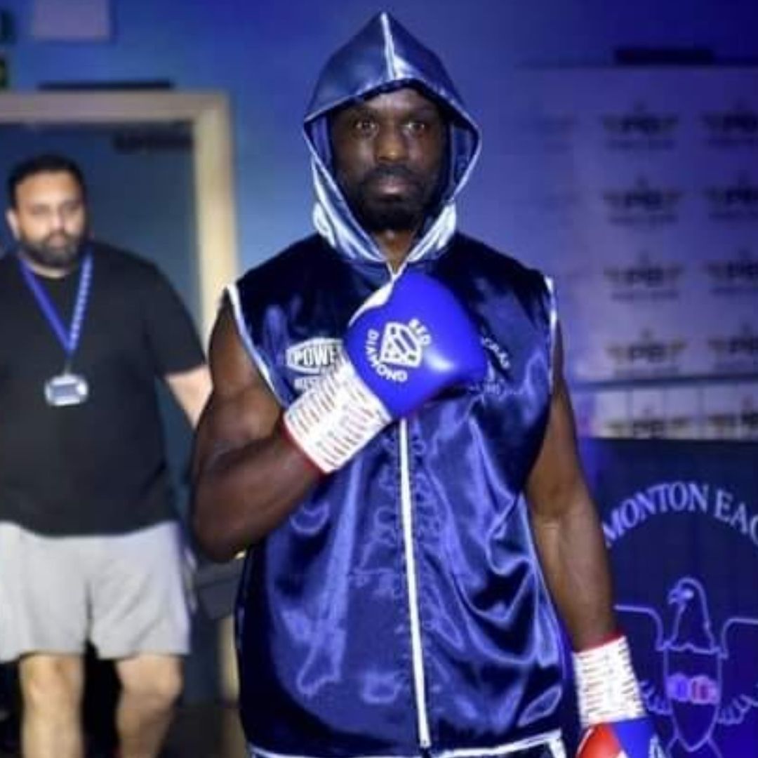 Una tragedia lo ocurrido con el británico Sherif Lawal. Foto: @warrenboxingmanagement