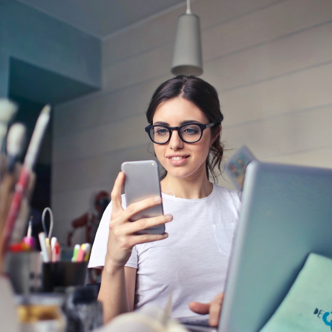 UE Busca Regular el Comportamiento de 'Influencers' en Redes Sociales