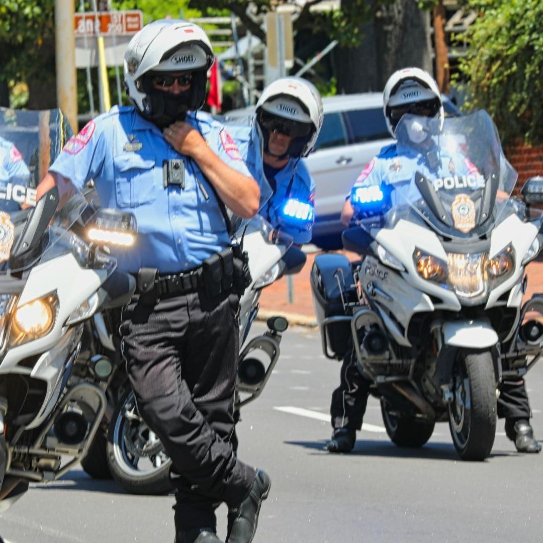 Mujer Confunde Muñeca Sexual con Cadáver y Provoca Fuerte Operativo Policial