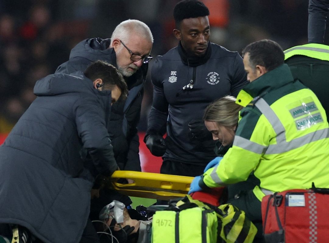 Jugador Tom Lockyer se desploma durante el Bournemouth vs Luton Town de Premier League