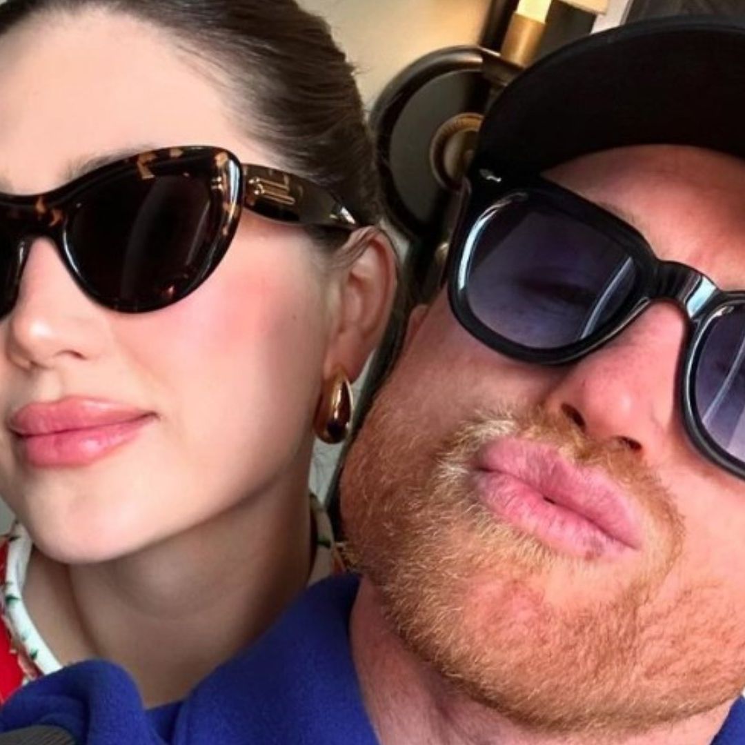 La pareja sorprendió a los invitados al bautizo de la familia de Fernanda. Foto Canelo