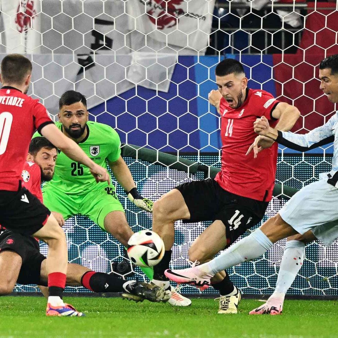 Portugal avanzó como primer lugar del grupo F pese a la derrota ante Georgia. Foto AFP