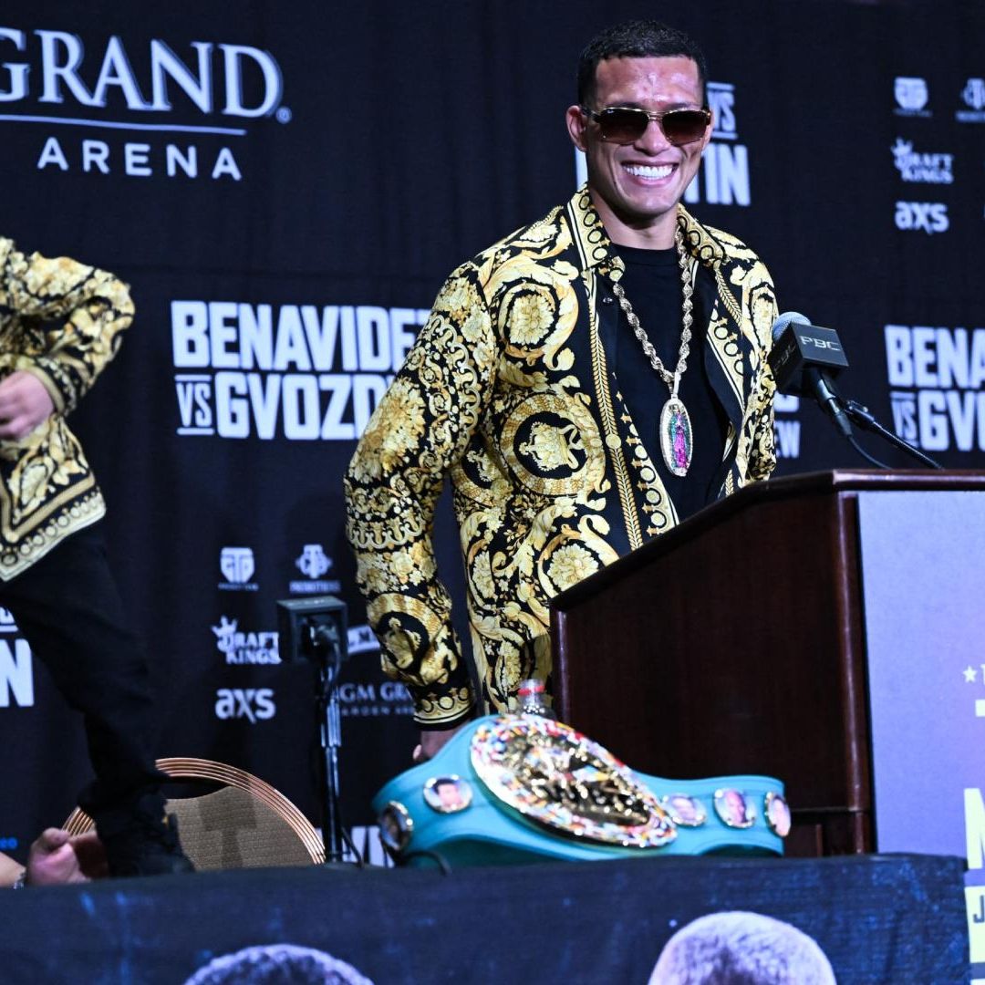 David Benavidez espera que su hijo llegue a ser campeón mundial. Foto AFP