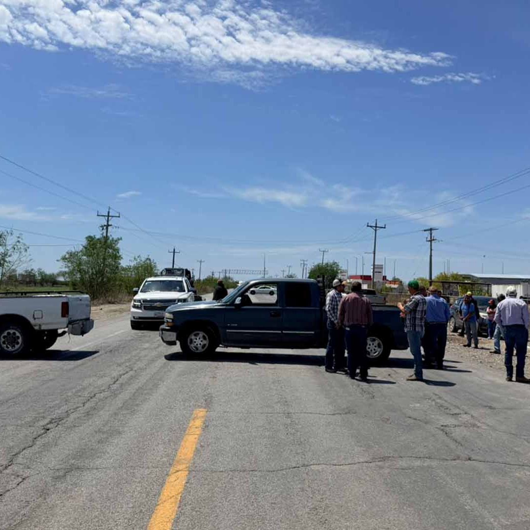 Agricultores Mantienen Bloqueo en Carretera San Fernando-Matamoros
