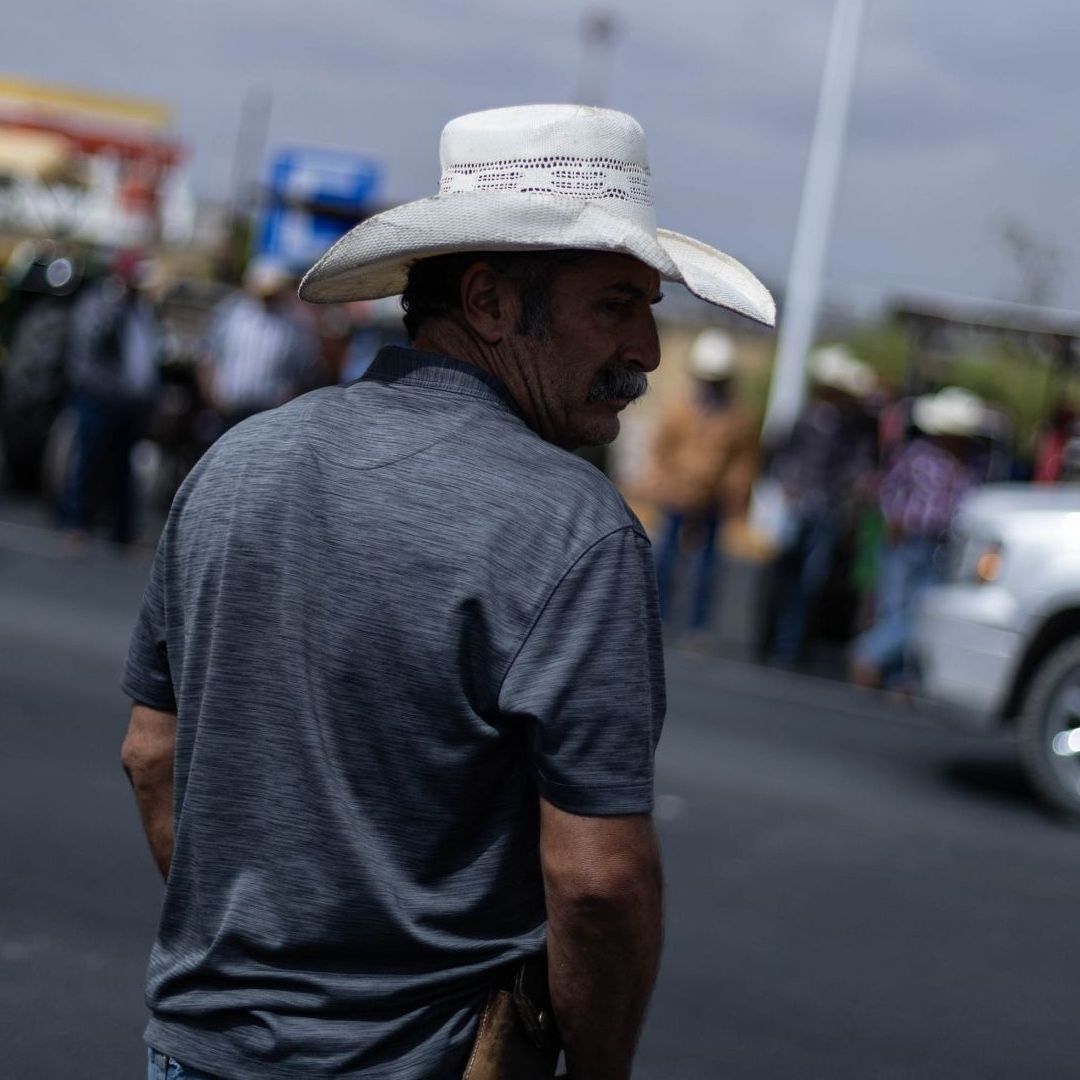 Manifestante en carretera de Zacatecas