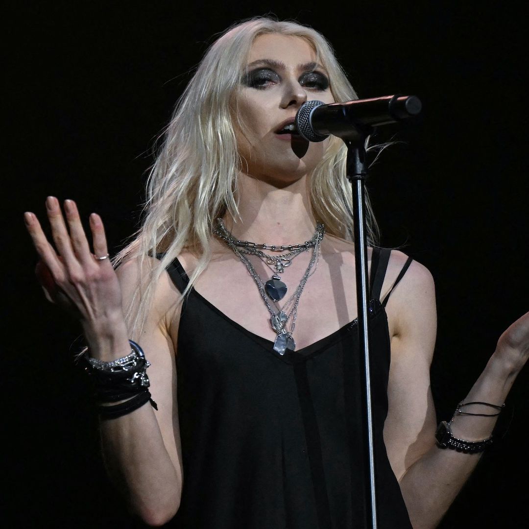 Taylor Momsen fue mordida por un murciélago en un concierto