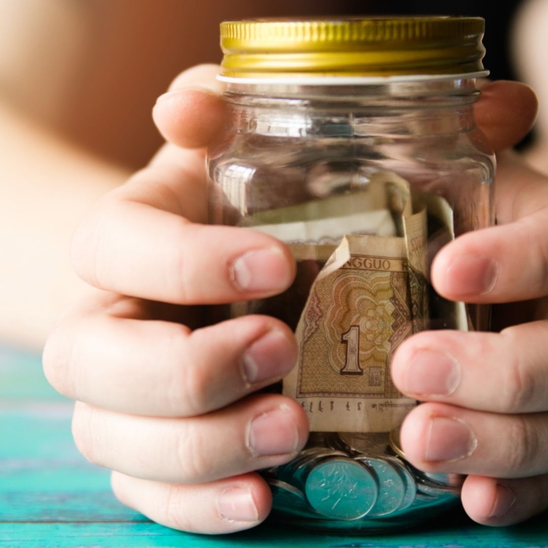 La caja de ahorro son el conjunto de retiros realizados a trabajadores de su salario.