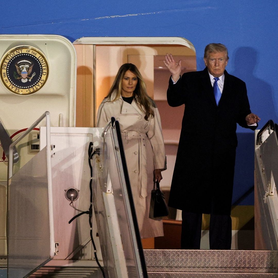 Donald Trump y su esposa Melania llegaron al aeropuerto de Fiumicino, en Roma, para acudir al funeral del papa Francisco.