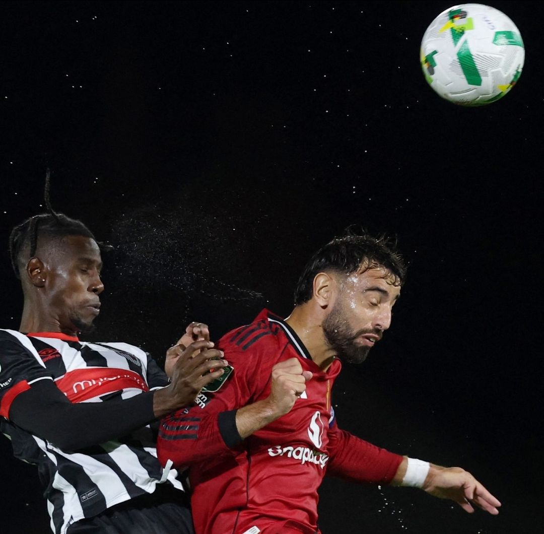 El Grimsby Town y el Manchester United ofrecieron un partidazo en la EFL Cup 2025.