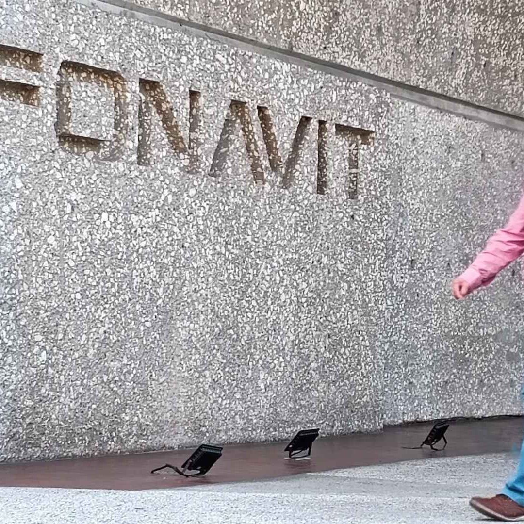 ¿Cómo Cambiar a Pesos Tu Crédito Infonavit en 2025? Así Congelas tus Pagos y Reduces Deuda