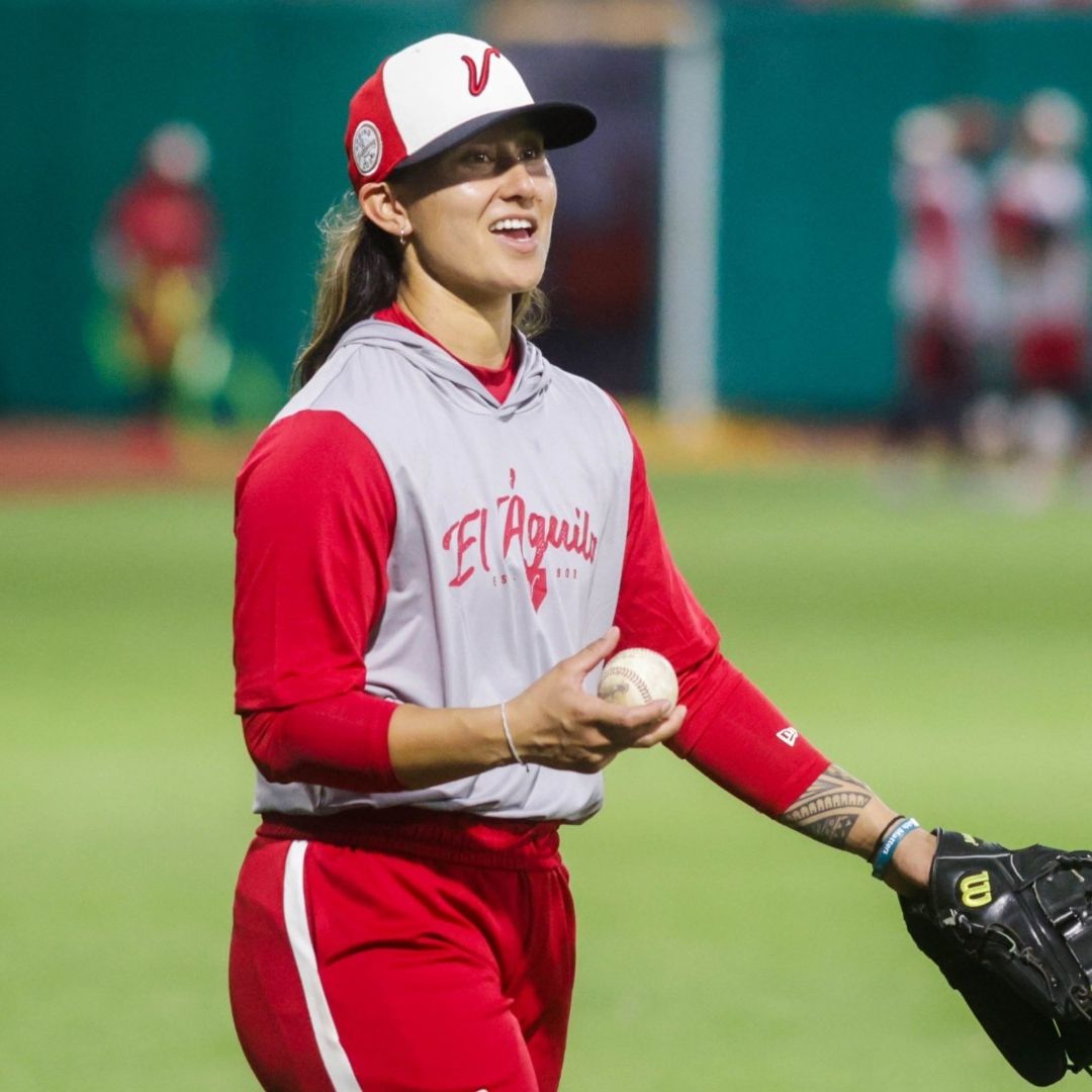 Ella Es Kelsie Whitmore y Busca Ser la Primera Mujer en Jugar en la Liga Mexicana de Béisbol