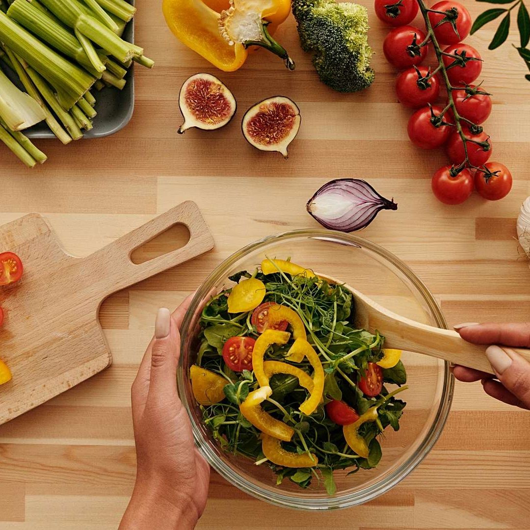 Hay una gran variedad de frutas, verduras y especias que ayudan a fortalecer el sistema inmune