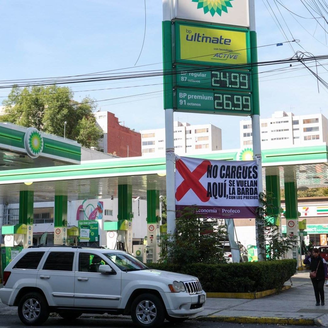 Gasolinera con manta No cargues aquí