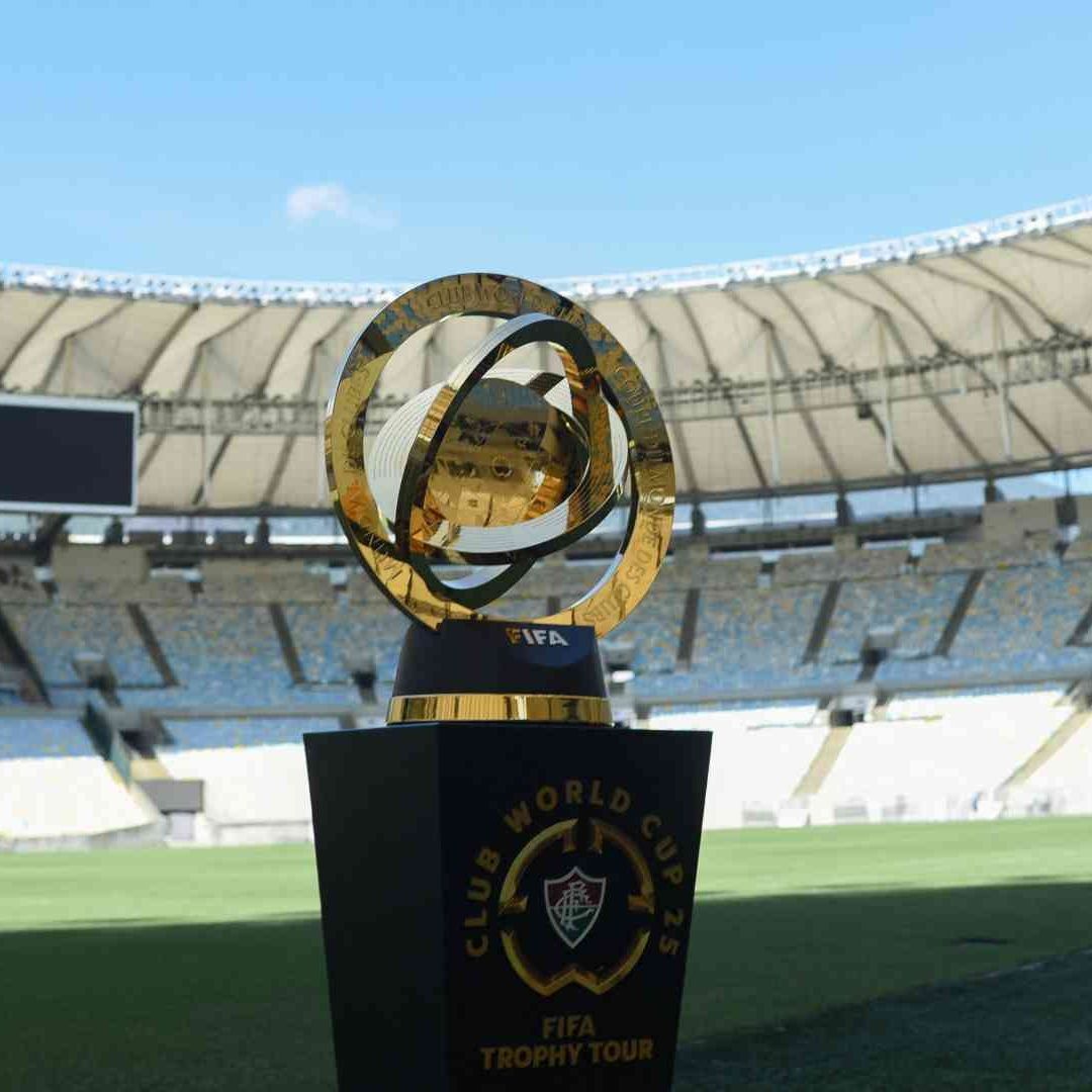 El trofeo de la Copa Mundial de Clubes de la FIFA 2025