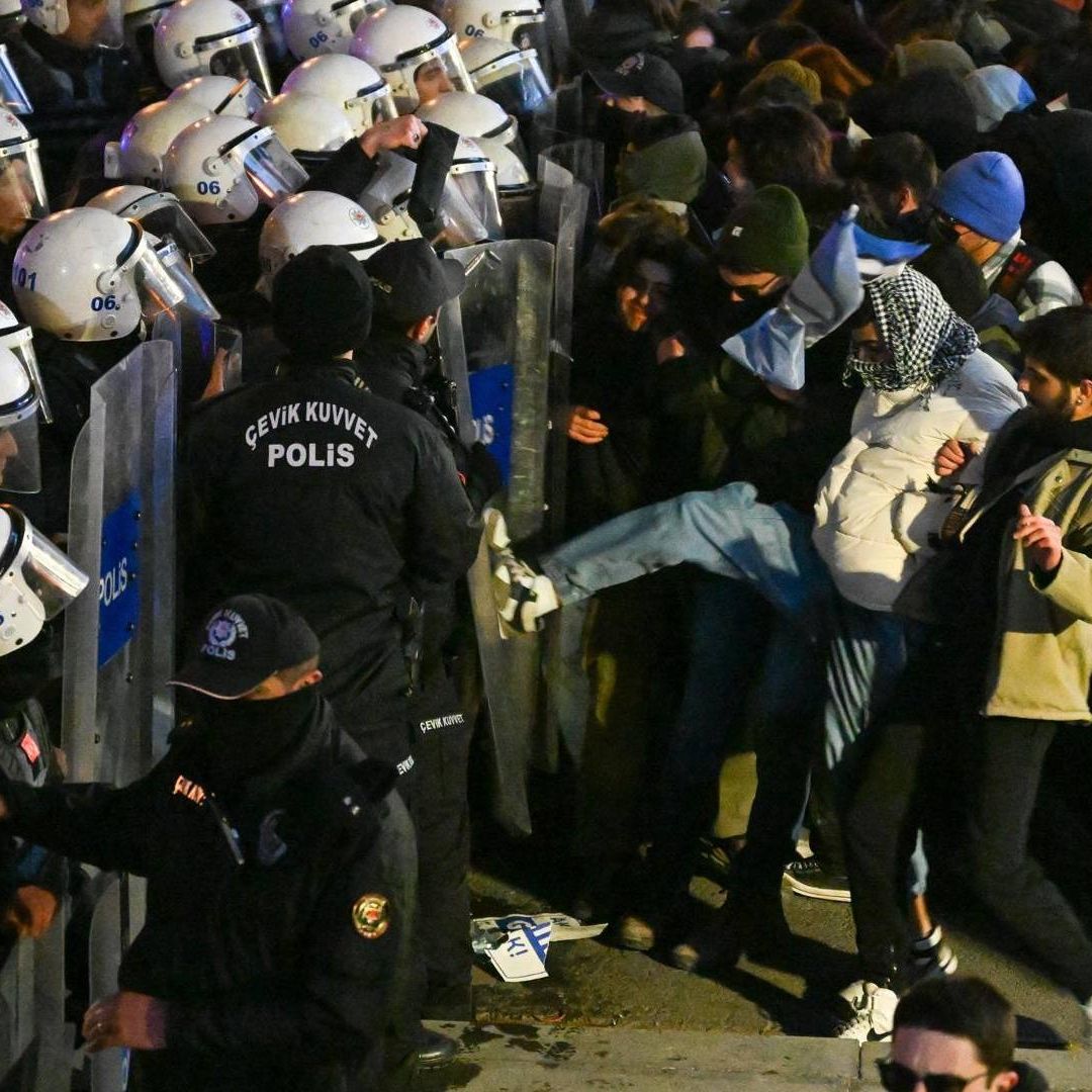 En varias ciudades de Turquía se han desatado protestas.