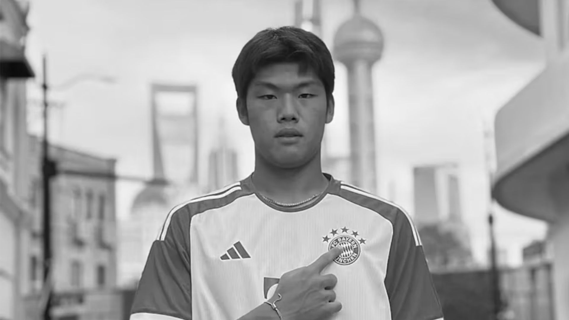 Muere el futbolista chino Guo Jiaxuan
