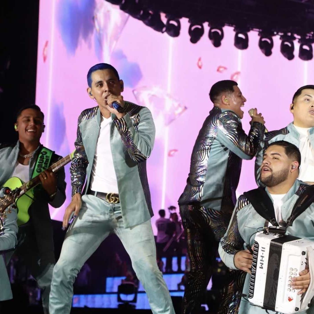 Grupo Firme durante una presentación en el Zócalo en 2022