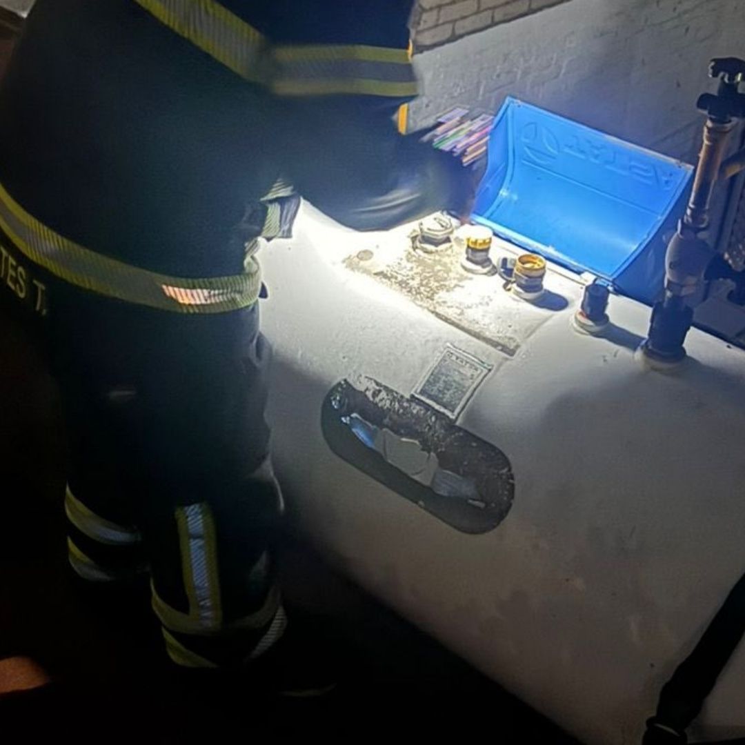 Bomberos atienden fuga de gas en la Condesa. Foto: X @Bomberos_CDMX