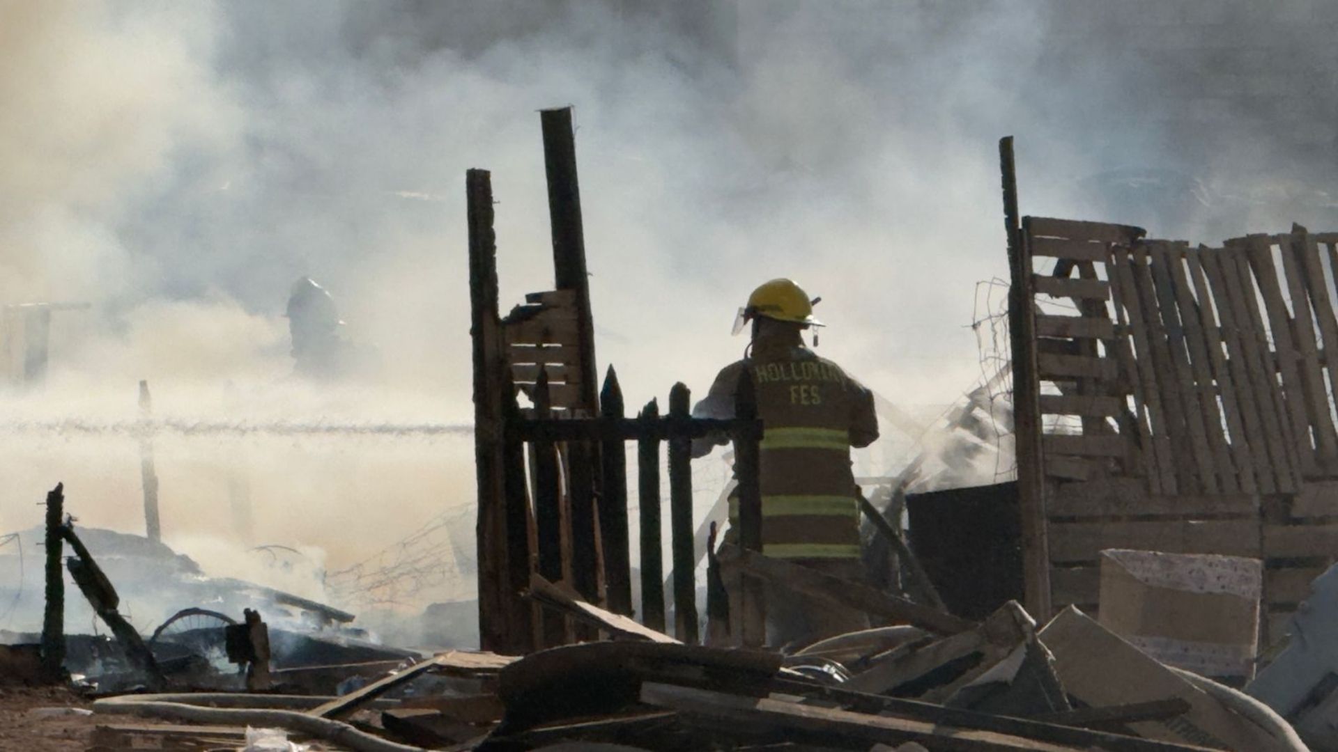 Incendio Consume Tres Viviendas en Ciudad Juárez; Bomberos Logran Sofocar las Llamas