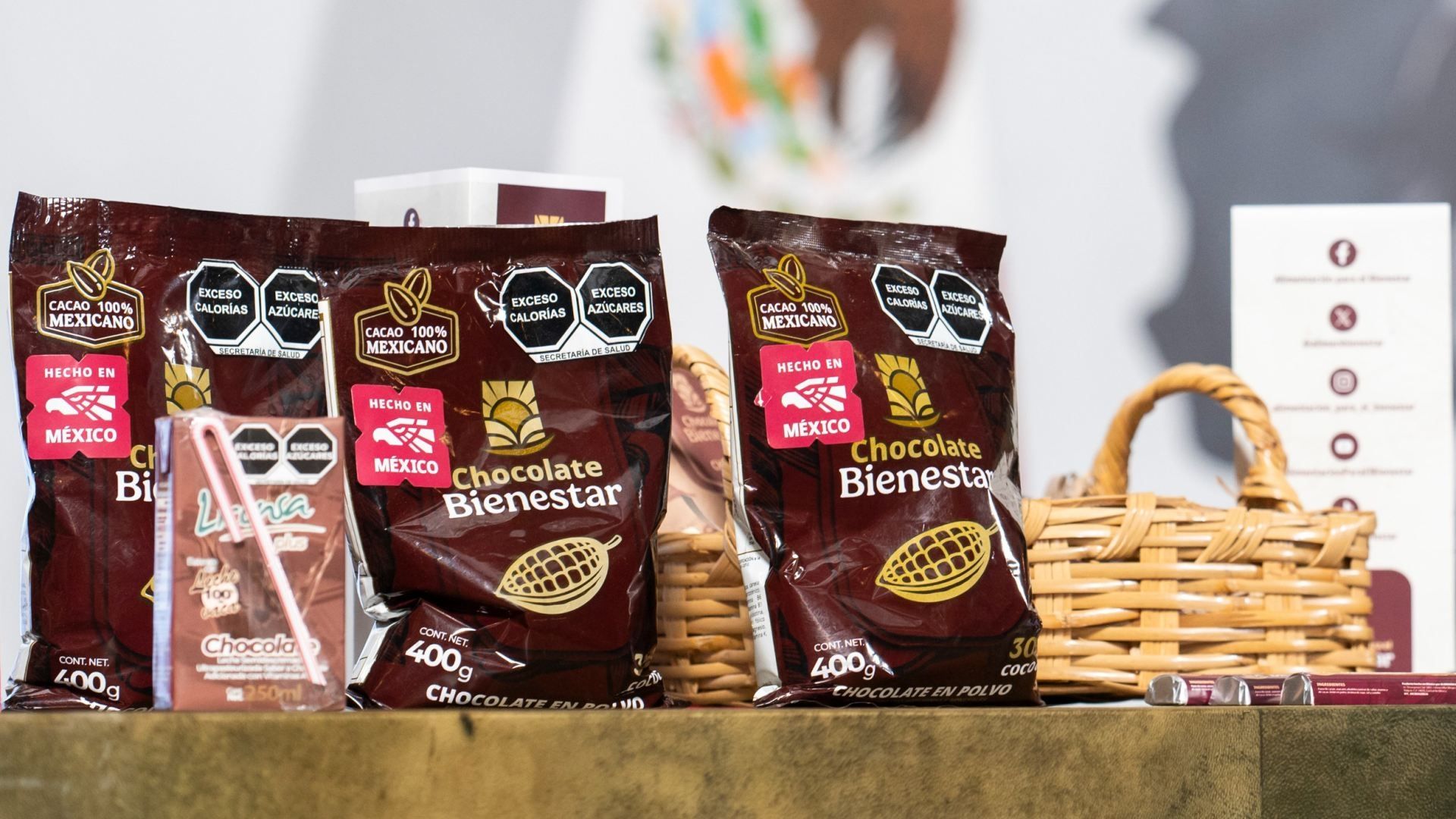 Presentación del chocolate del Bienestar en la conferencia mañanera del 10 de julio 2025
