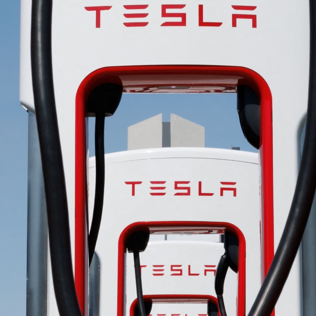 Acciones de Tesla se Desploman por Ambiciones Políticas de Musk: ¿En Cuánto Cotizan?