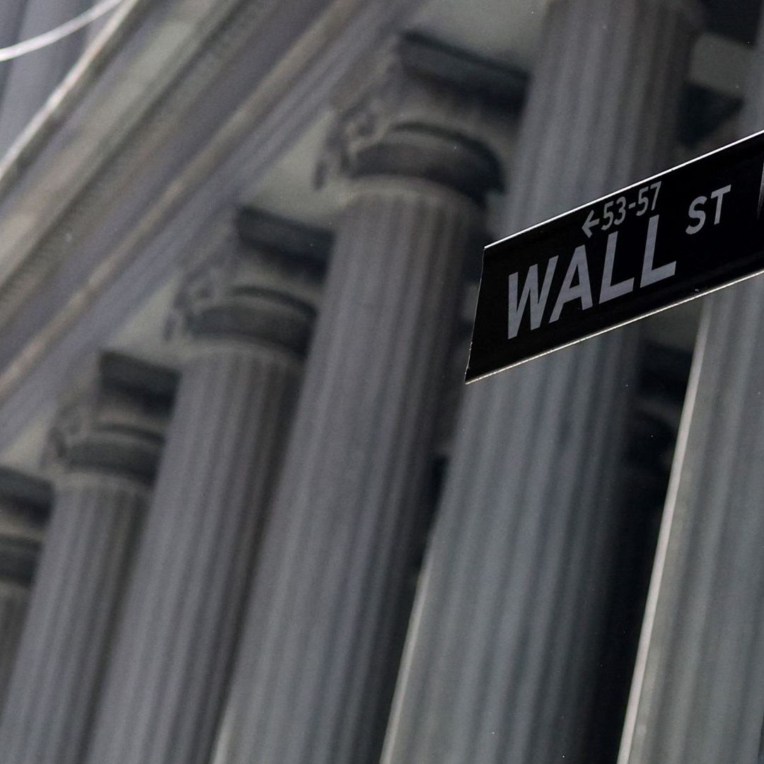 Letrero de Wall Street en el Distrito Financiero cerca de la Bolsa de Valores de Nueva York