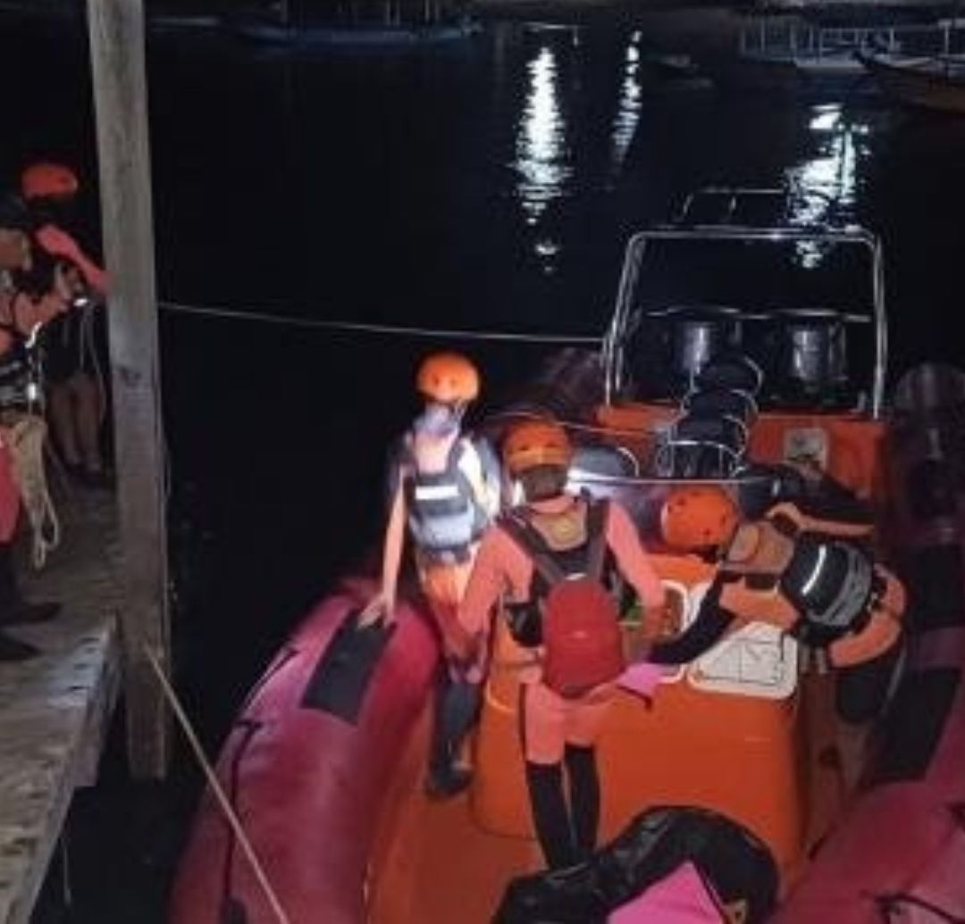Ferry que Transportaba a 65 Personas se Hunde en el Estrecho de Bali, Indonesia; Buscan Víctimas