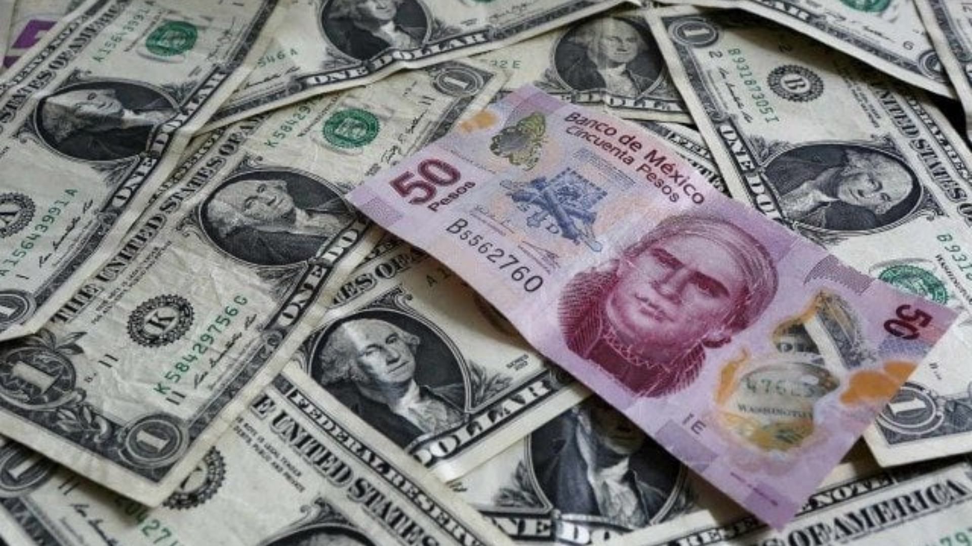 ¿Qué Pasa con el Peso Mexicano? Moneda Pierde frente al Dólar luego de Recorte de Tasa de la Fed