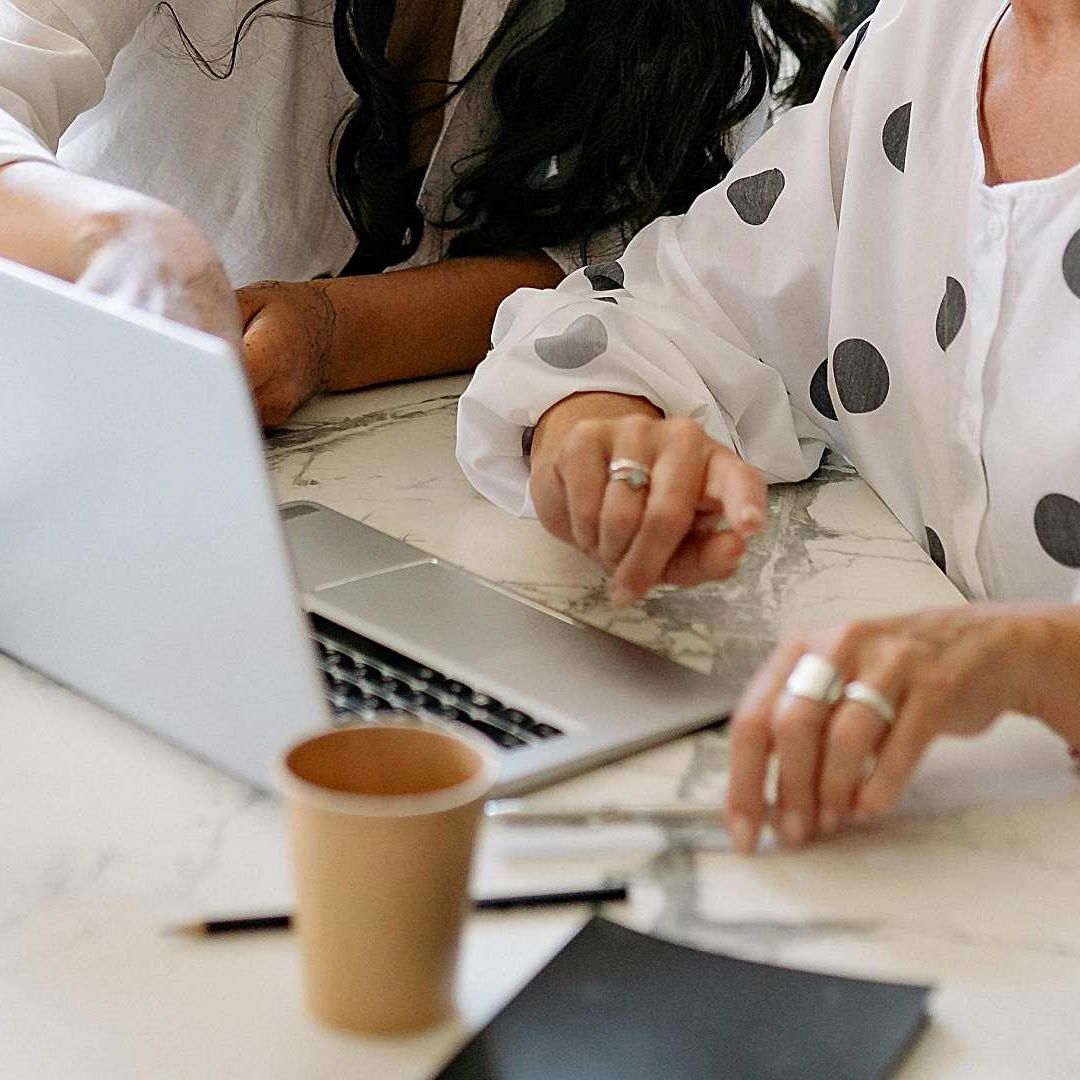 El SAT recomienda solicitar y verificar cada factura. Foto: Pexels | Ilustrativa