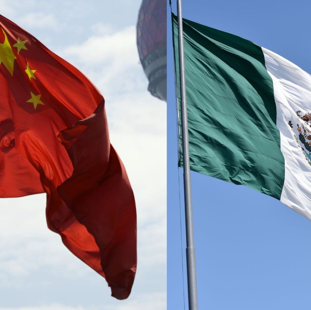 Bandera de México y de China.