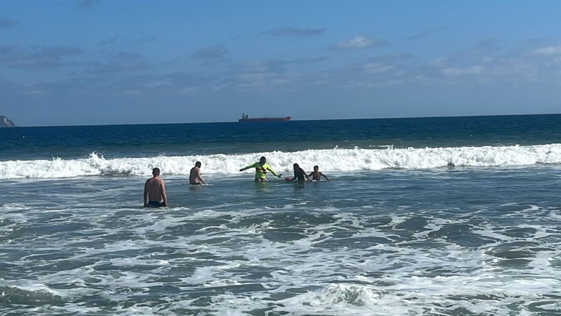 Incrementan los Rescates por Mar de Fondo en Colima en Plena Temporada Vacacional