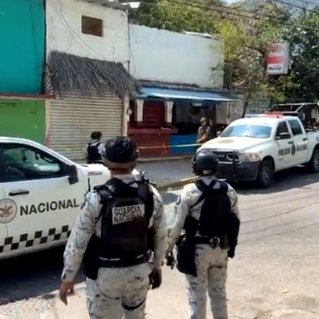 Sujetos Atacan a Balazos Gasera en Acapulco, Guerrero y Matan a Trabajadora; Estaba Embarazada