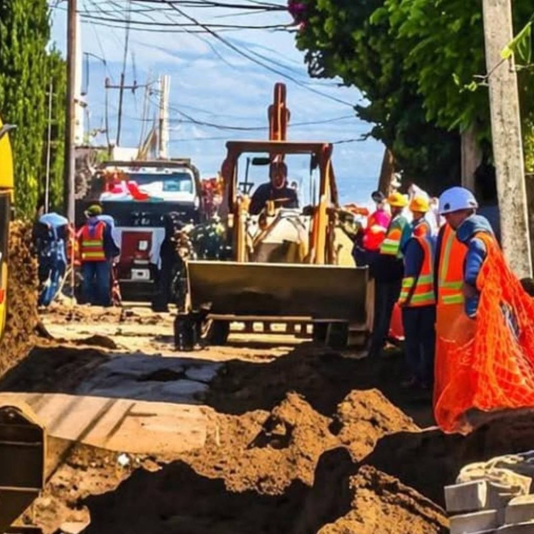 Rescate Joven Trabajador Víctor Manuel Atrapado Bajo Alud de Tierra en Labores de Drenaje de Huejotzingo