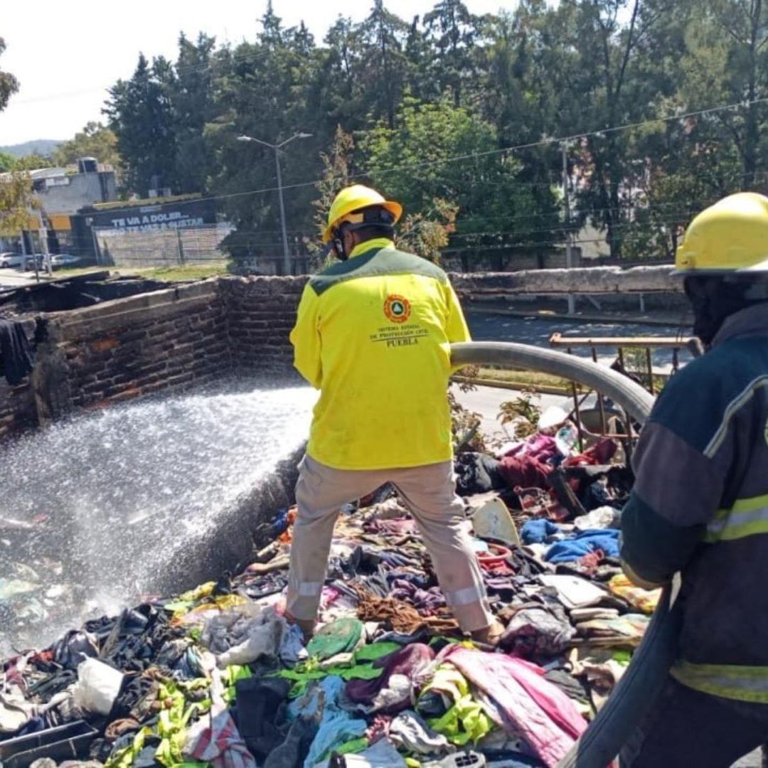Persona Rescatada Incendio Vivienda Abandonada Unidad Habitacional La Margarita Puebla