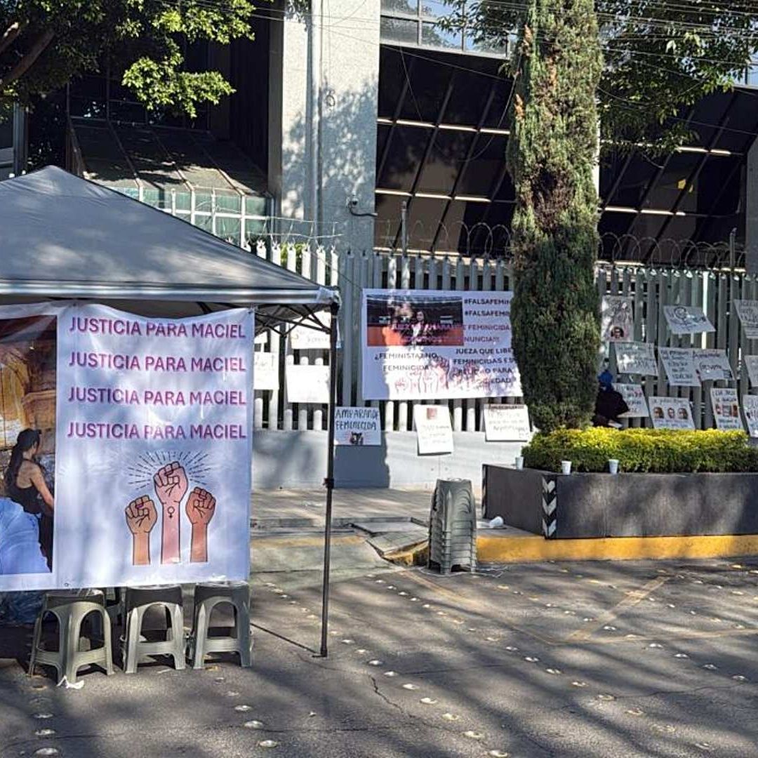 Familiares de Maciel, víctima de feminicidio en 2019, protestan en Insurgentes Sur, CDMX