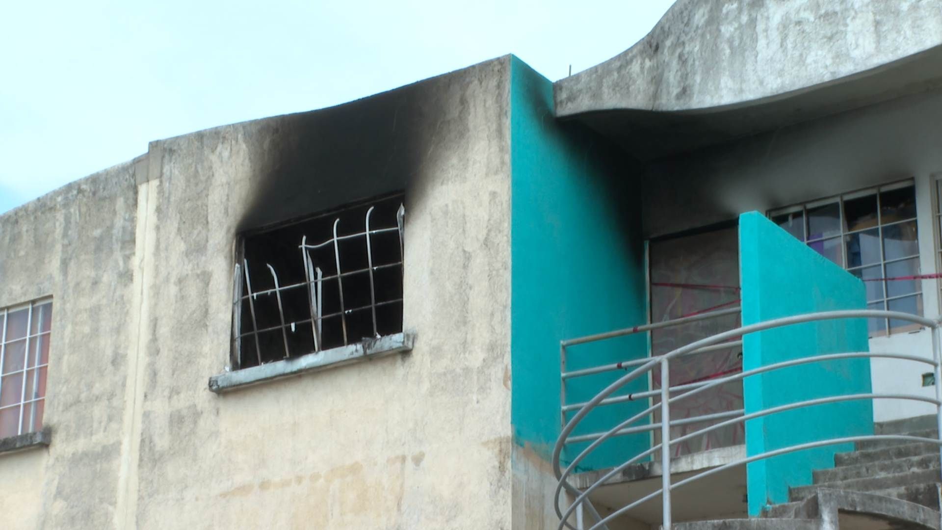 Incendio en Fraccionamiento Lomas de Río Medio Cuatro al Norte de la Ciudad de Veracruz Moviliza a Cuerpos de Emergencias