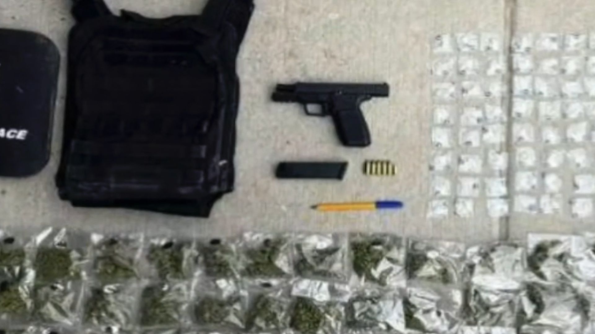 Capturan a Hombre con Marihuana y Dinero en Efectivo en Calles de León Guanajuato / @pazgobgente