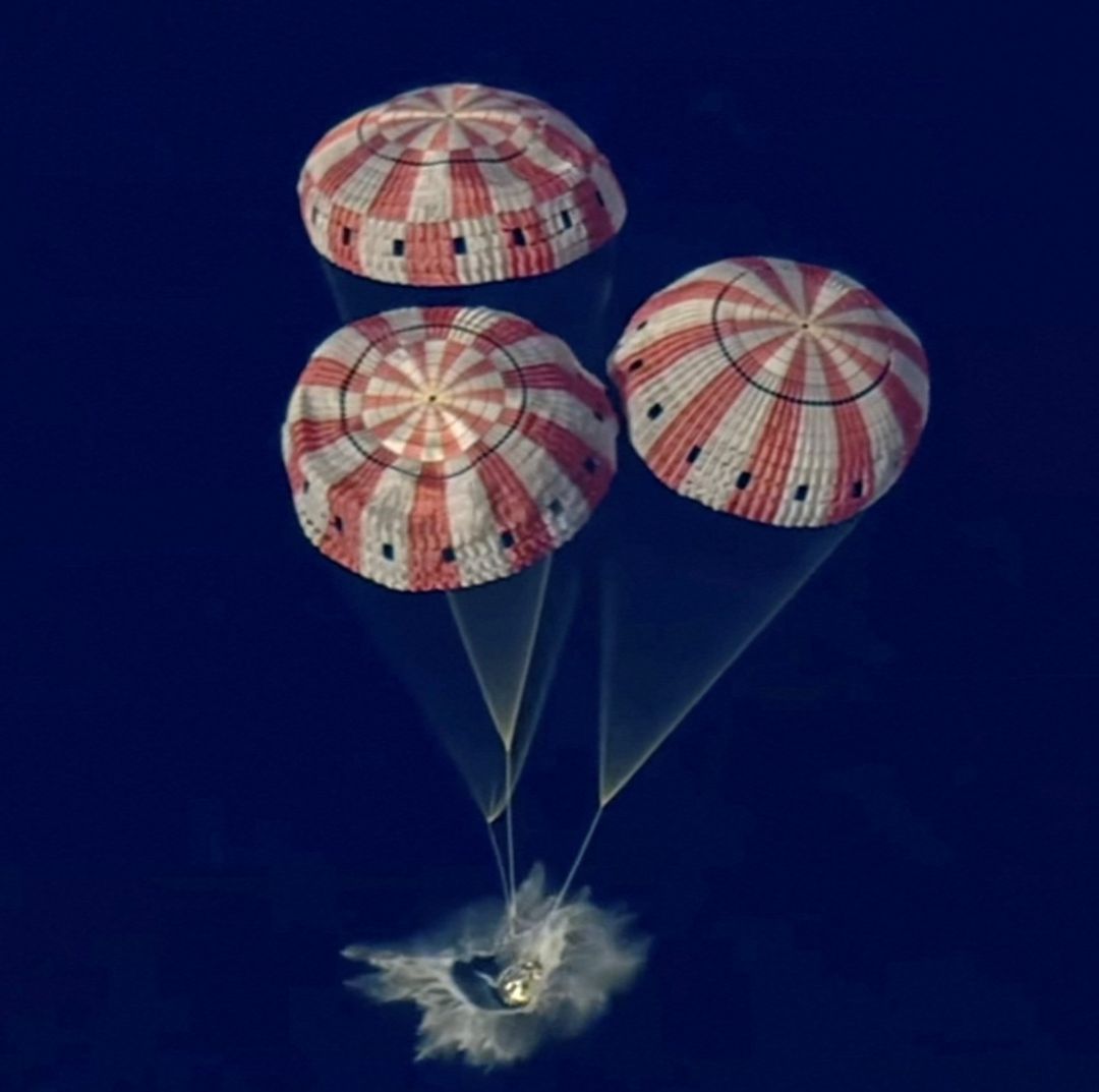 Artemis II: Así Fue el Amerizaje de la Cápsula Orión en el Océano Pacífico tras Viajar a la Luna
