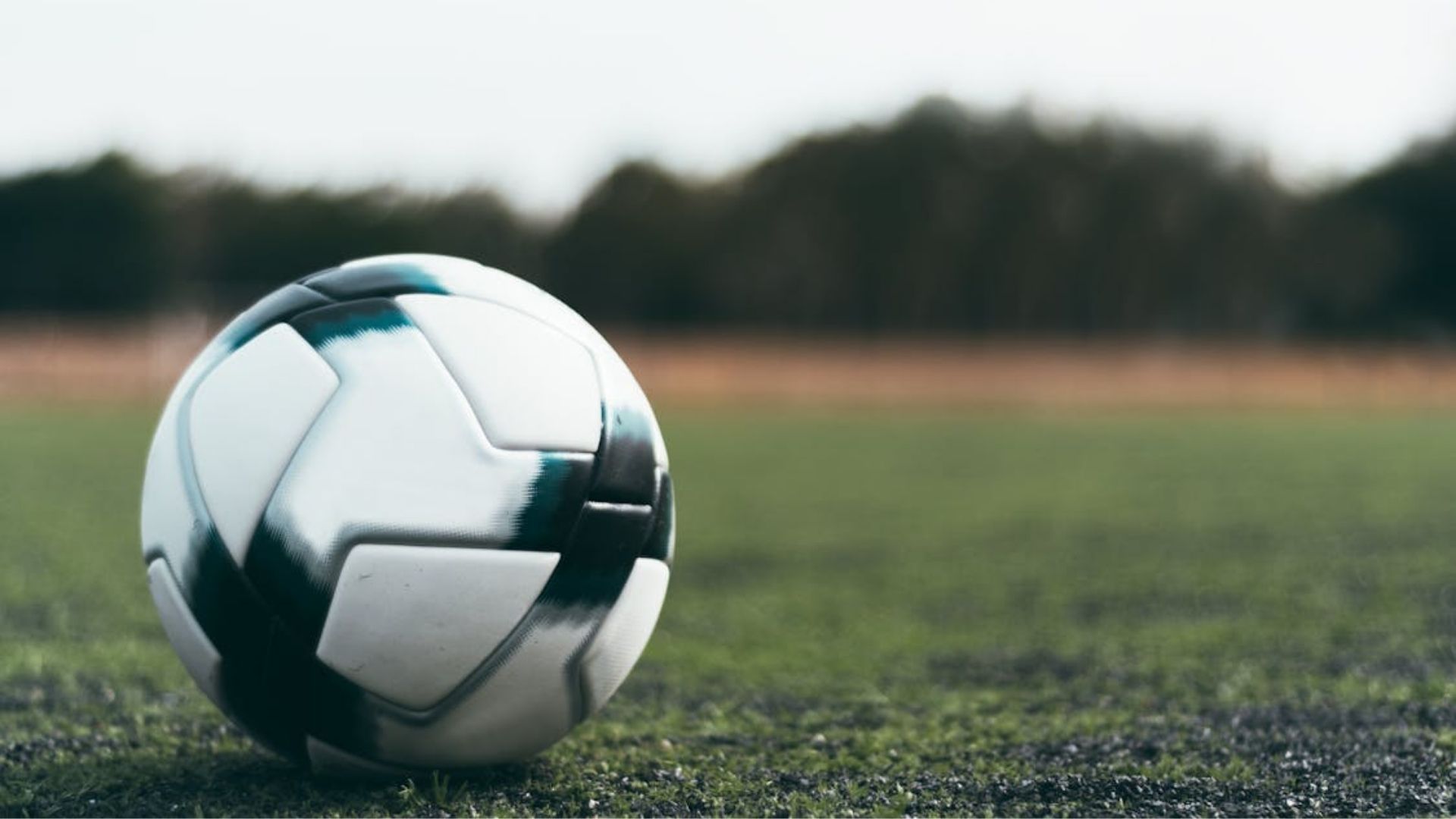 Se desvaneció en el campo de fútbol durante un partido