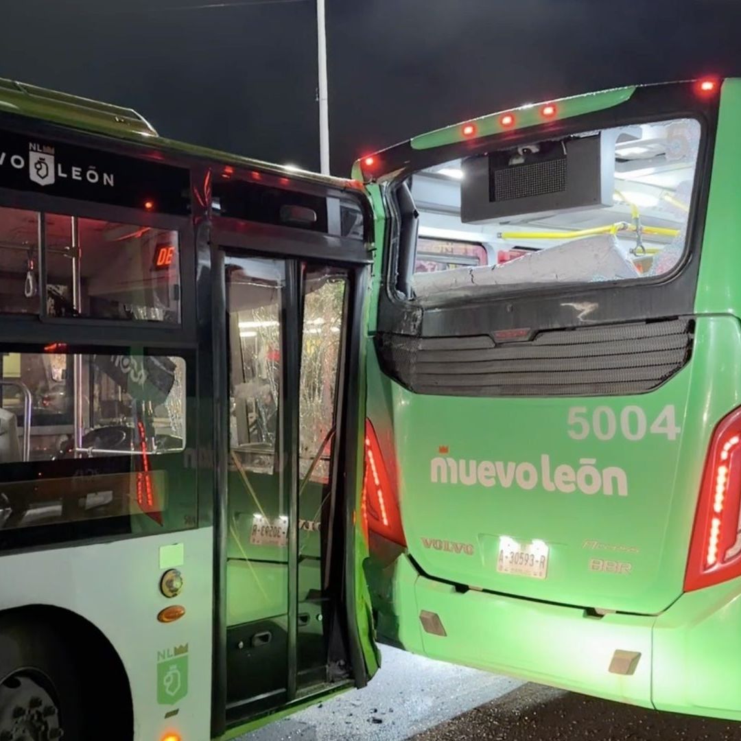 Choque de camiones en Santa Catarina