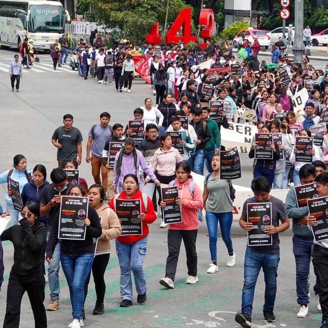 Marcha de normalistas en CDMX en junio de 2025