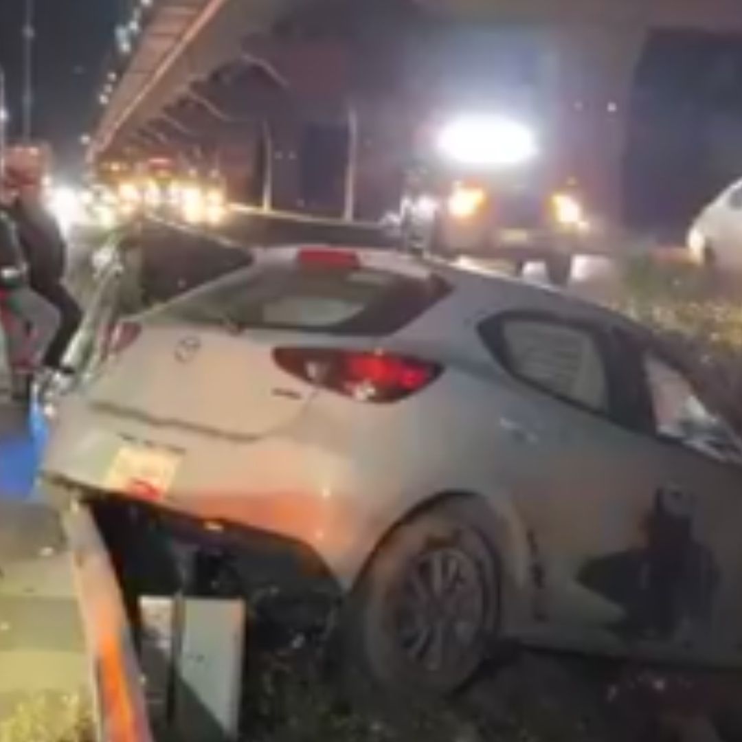 Accidente con Volcadura de Auto en Desviación Bulevar Carmen Serdán Autopista México Puebla San Felipe Hueyotlipan