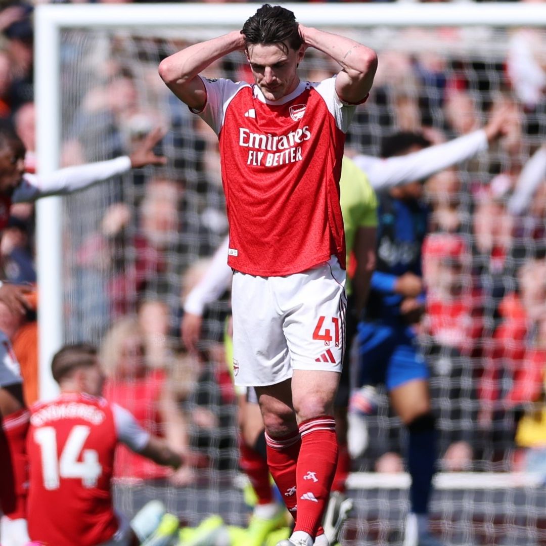 Arsenal Pierde y Manchester City Reactiva la Lucha por el Título de la Premier League