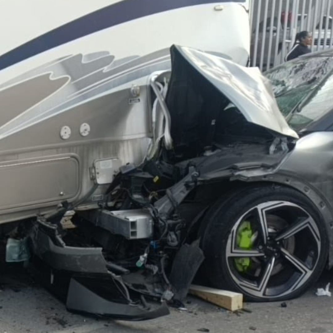 Accidente Choque Automóviles y Remolque en Bulevar Avenida Las Torres Diagonal Papagayo Puebla