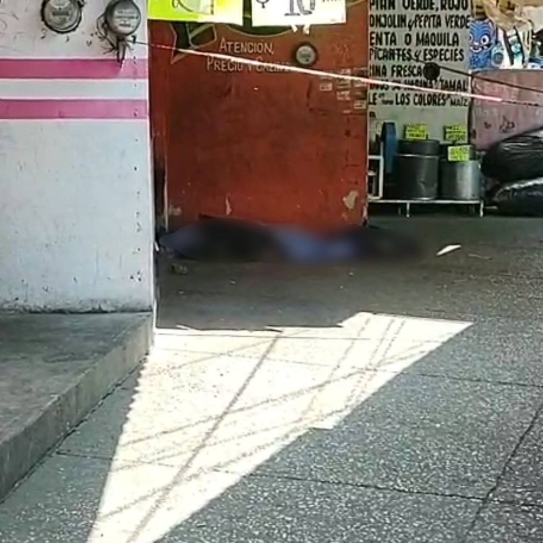 Muerto en Mercado Hidalgo Bulevar Norte y Calle Héroe de Nacozari en Puebla
