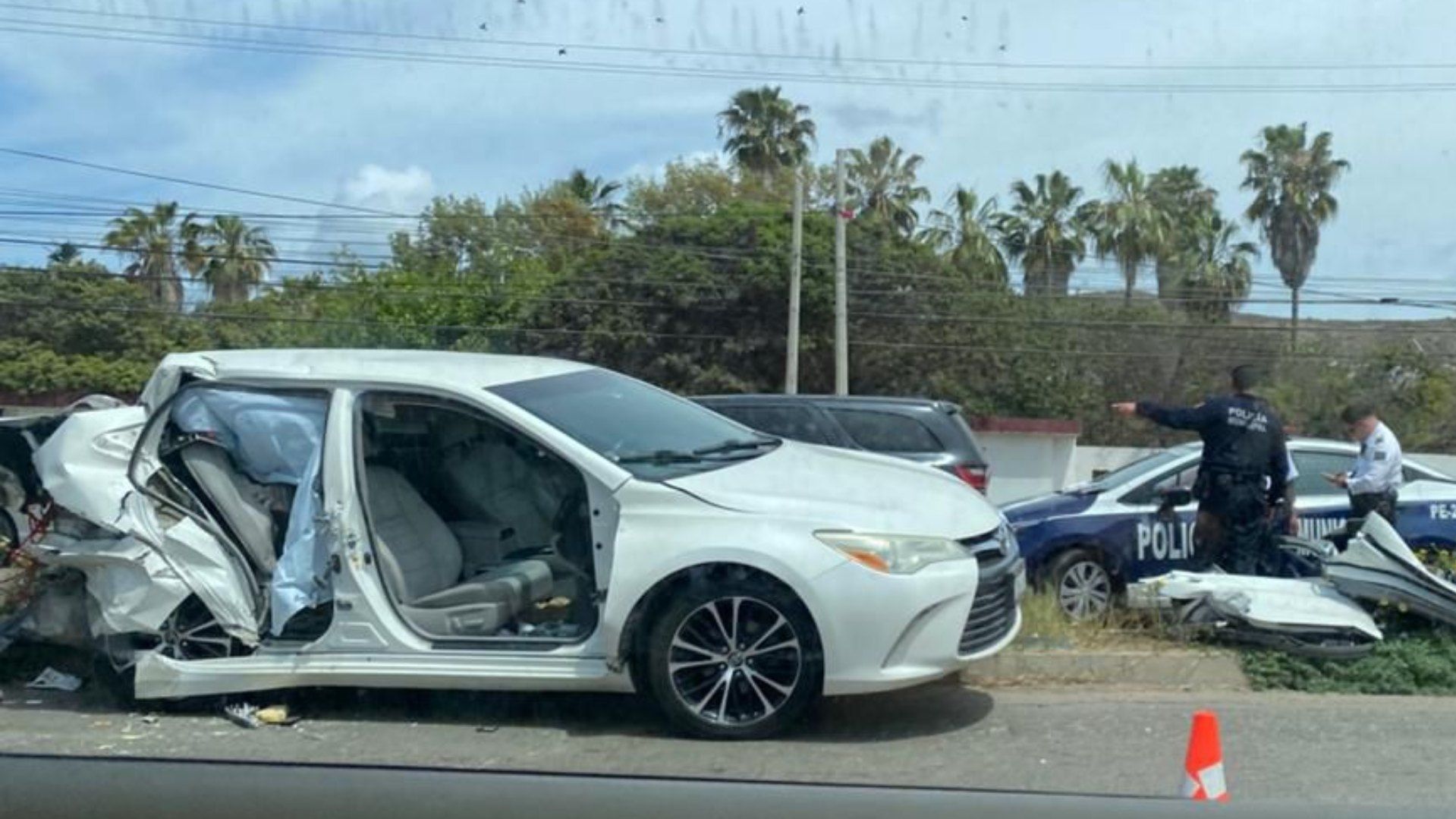 Fuerte Accidente Automovilístico Deja a Madre e Hija Heridas en en El Sauzal, Ensenada