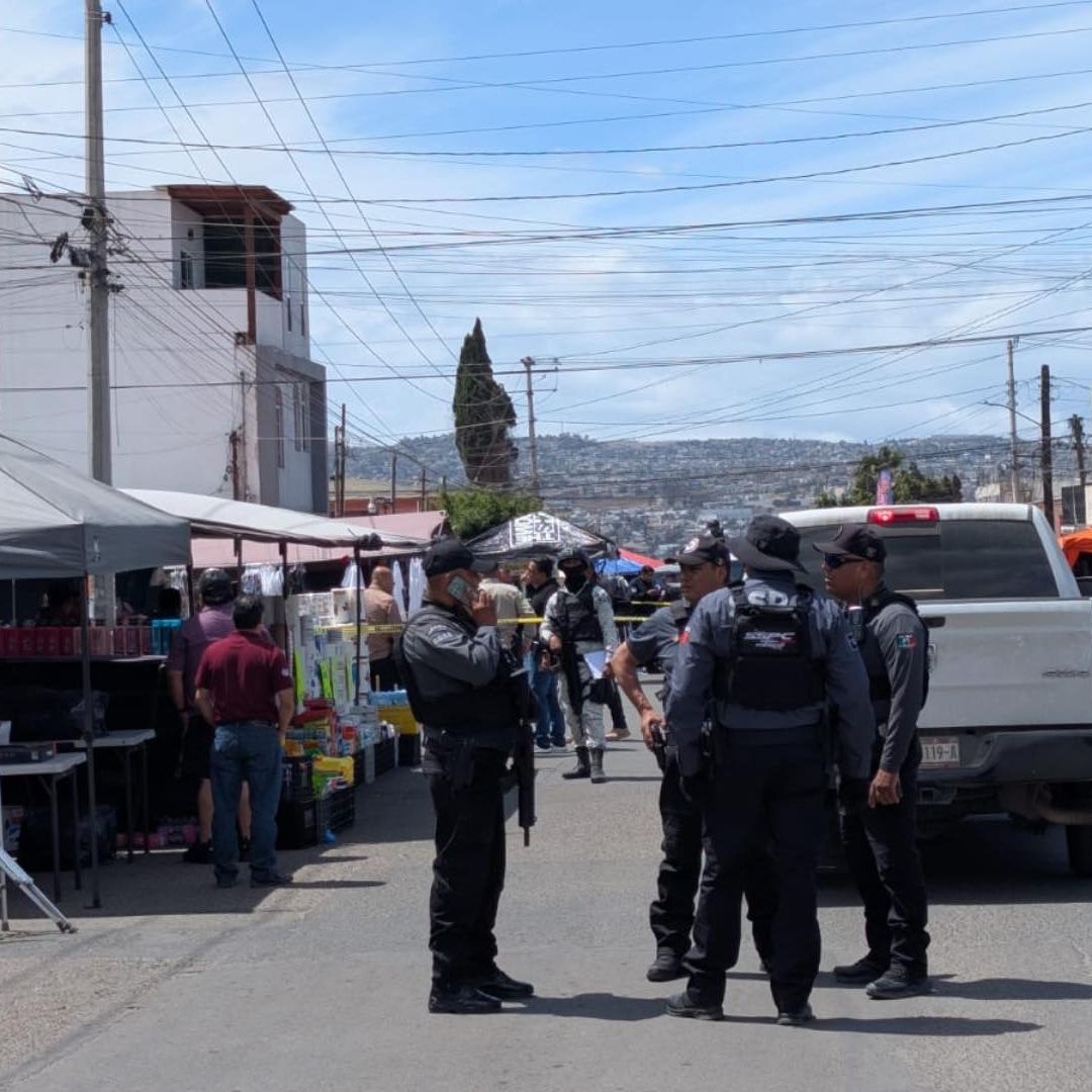 Balean a Agente Estatal en Tienda de la Colonia Guaycura en Tijuana; Hay Dos Heridos