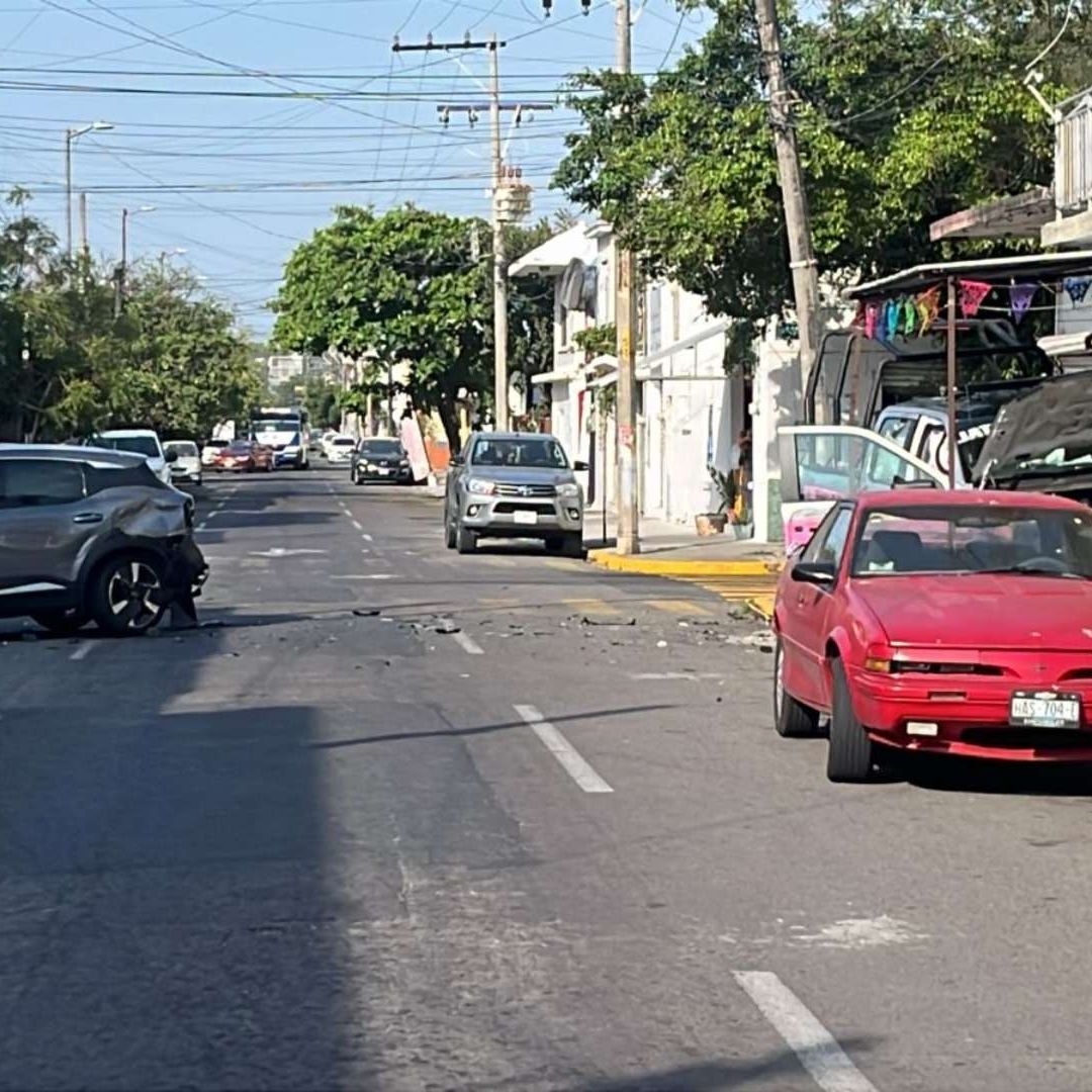 aparatoso choque en la colonia centro de Veracruz
