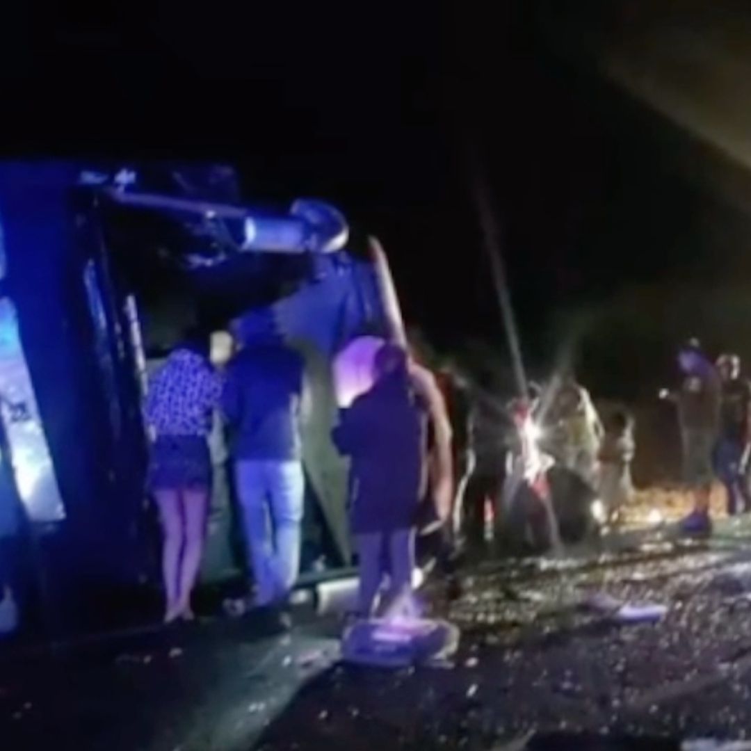 45 Peregrinos Heridos es el Saldo de la Volcadura del Camión Donde Viajaban en San Luis de La Paz, Guanajuato. Foto: N+