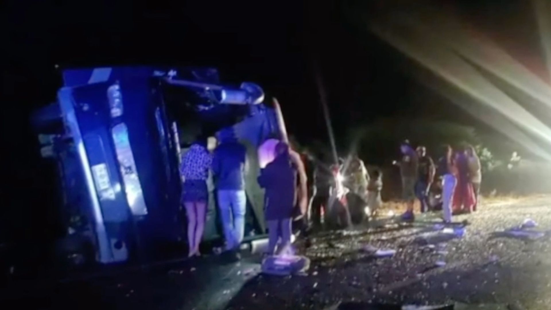 45 Peregrinos Heridos es el Saldo de la Volcadura del Camión Donde Viajaban en San Luis de La Paz, Guanajuato. Foto: N+